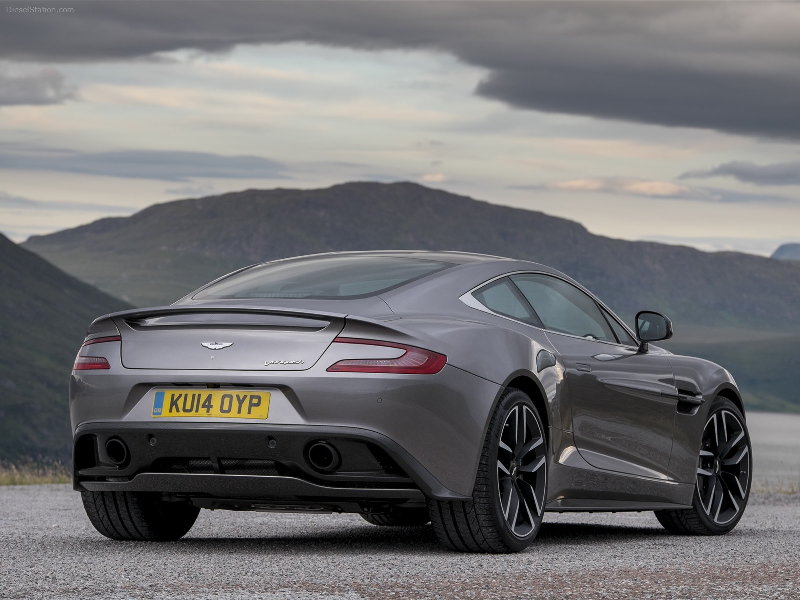 Aston Martin Vanquish 2015